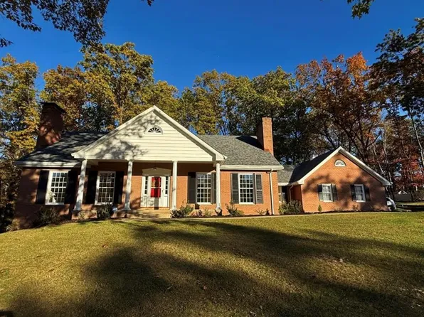 21 Oakwood Dr, Oil City, PA 16301