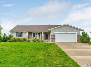 7442 Valhalla Dr, Hudsonville, MI 49426