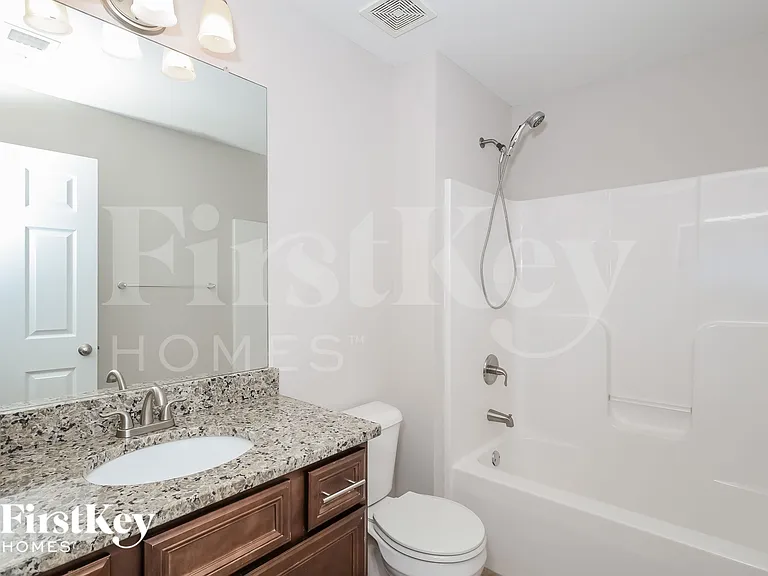 101 Village Park Dr — Photo 16