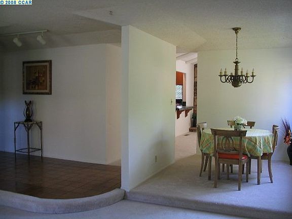 3rd image of 181 Holiday Hills Dr