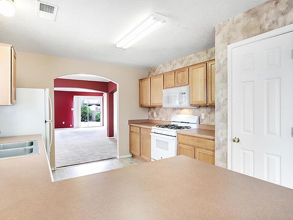 5th image of 10304 Mistral Dr NW