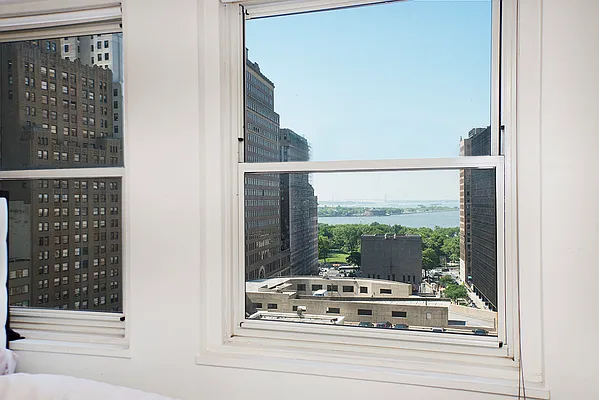 Rented by R New York | media 2