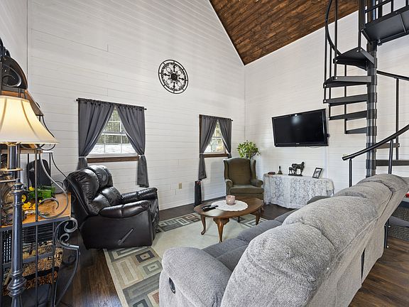 2nd image of 1085 Henegar Rd