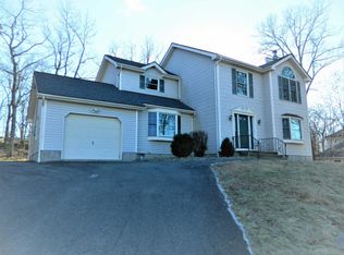 6248 Blue Beech Dr, East Stroudsburg, PA 18301