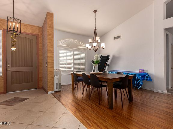 3rd image of 7136 E LOMITA Avenue