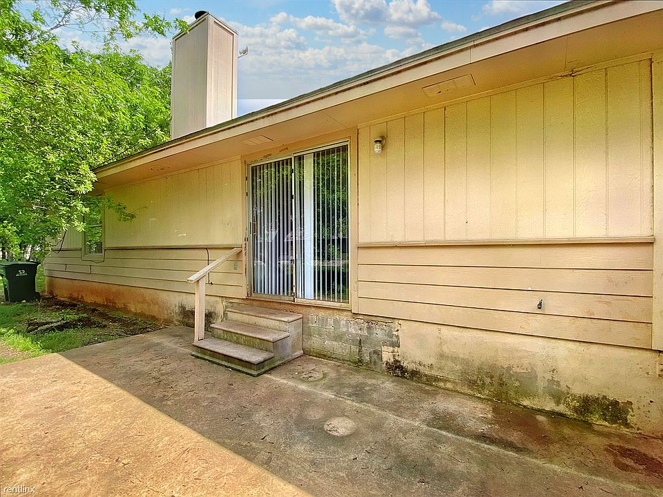 1st image of 105 Hughson Ct