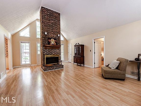 4th image of 1339 Branchwood Dr