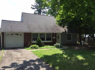 4 June Rd, Levittown, PA 19056