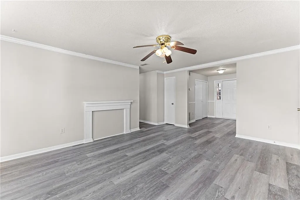 2 bed, 2.0 bath, 4032 sqft, $1,250 — Photo 3