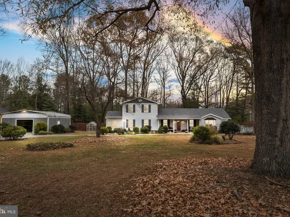 95 Hickory Ln, Colonial Beach, VA 22443