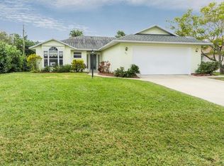 411 Mango Ave, Sebastian, FL 32958