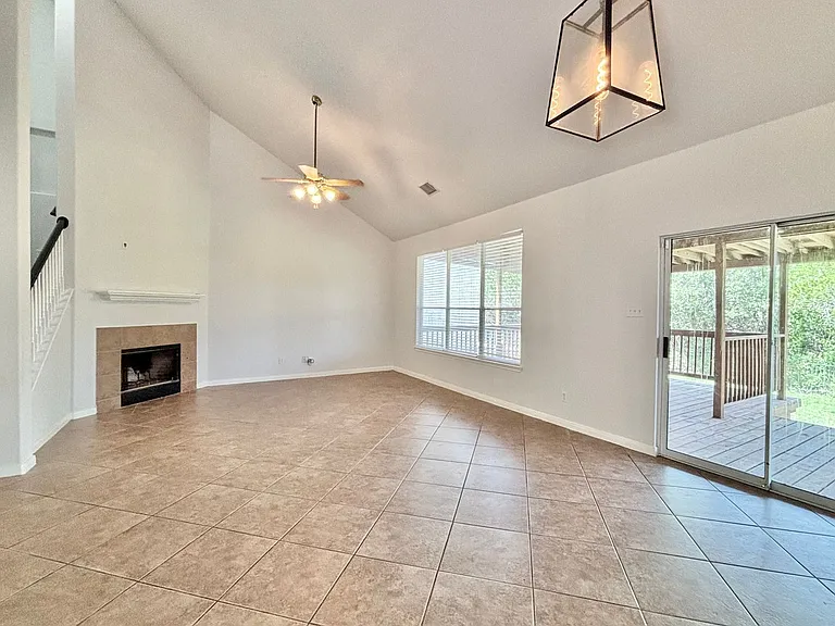 20527 Cliff Park — Photo 7