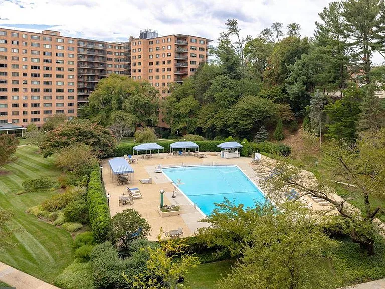 4201 Cathedral Ave NW #1009 — Photo 37