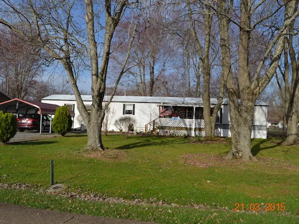 317 Jackson St, Puryear, TN 38251