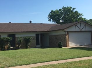 616 Normandy Ln, Saginaw, TX 76179