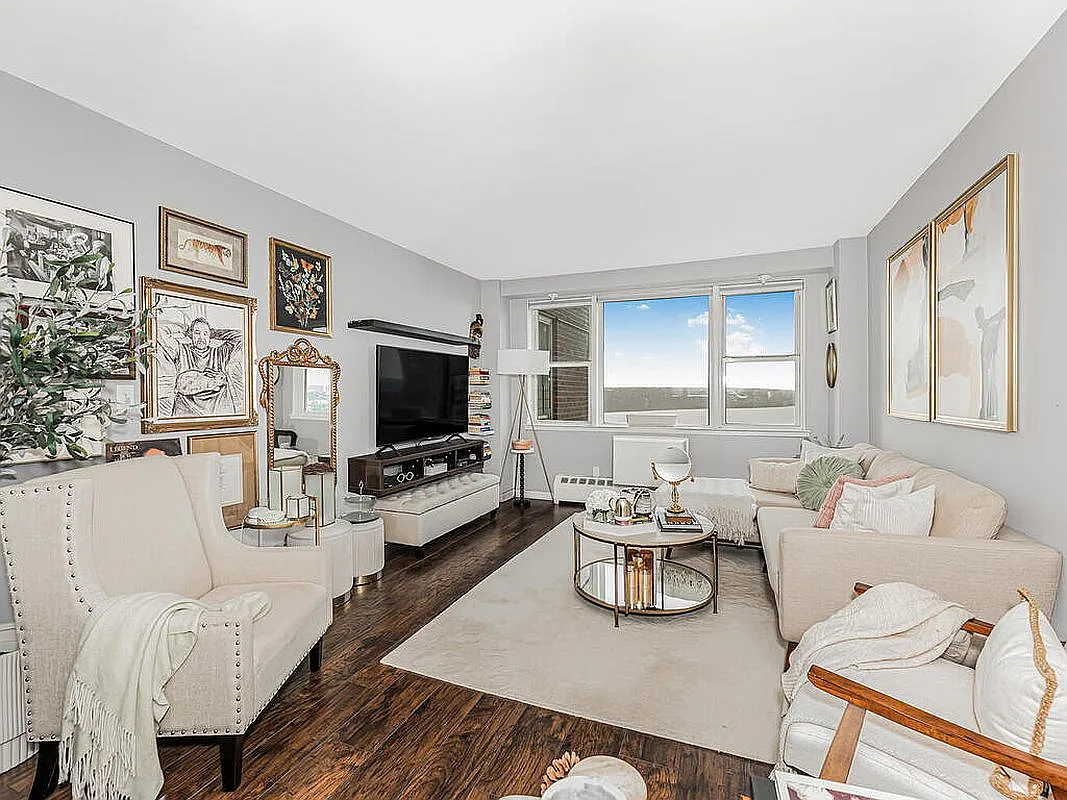 5800 Arlington Ave APT 16A photo 1