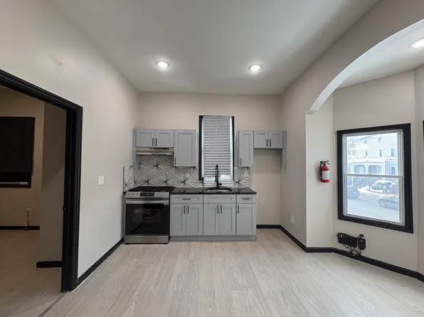 318 Clinton Ave, Newark, NJ