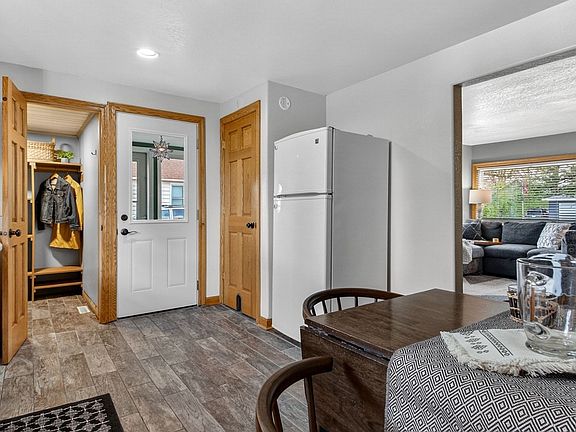 5th image of 828 Alsace Street