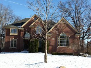 5567 Hampshire Dr, West Bloomfield, MI