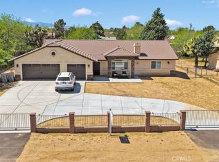 9814 Oakwood Ave, Hesperia, CA 92345