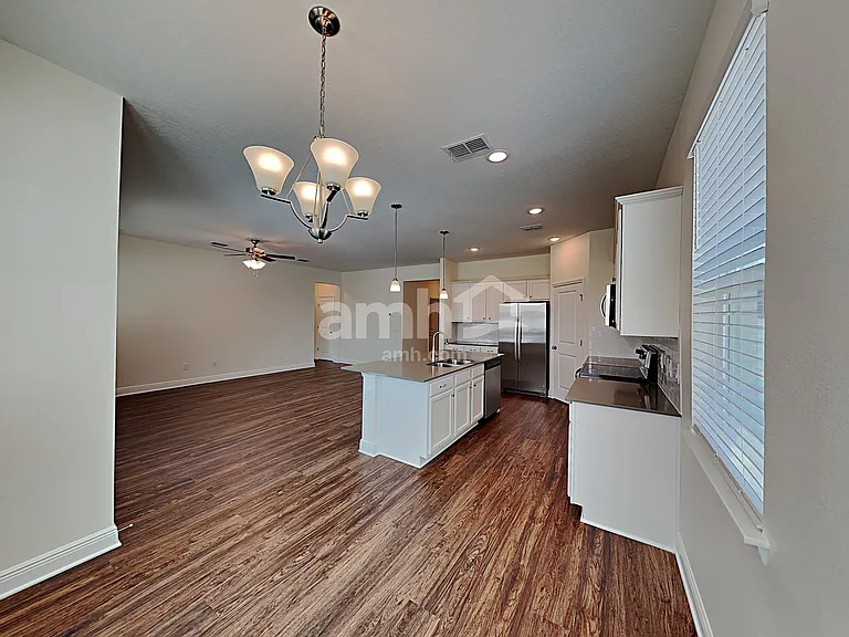 1149 Sky Lakes Dr — Photo 6