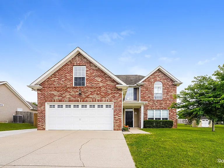 110 Star Pl — Photo 1