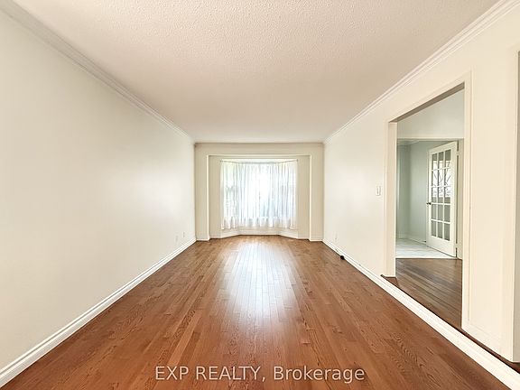4th image of 40 Cranberry Ln