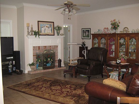 Den w/ fireplace