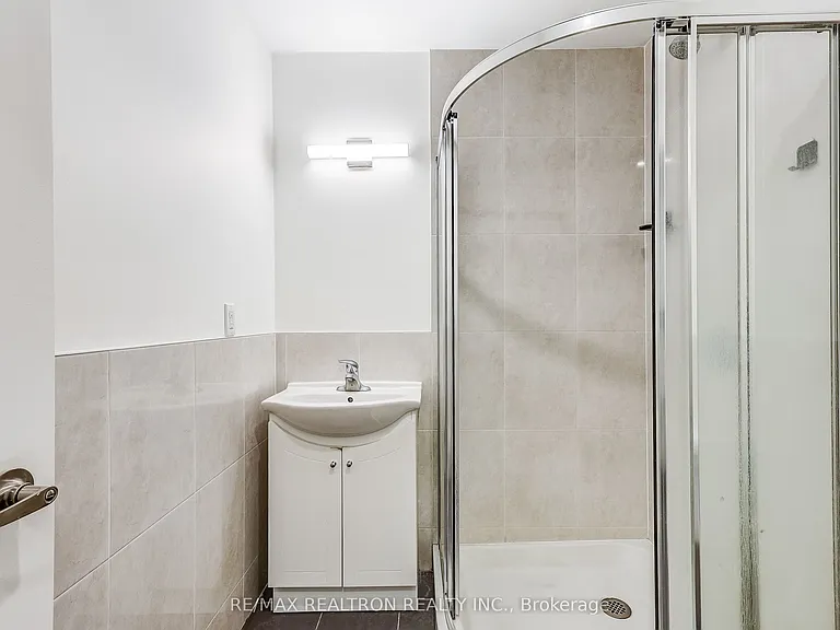 588 Ossington Ave #BASEMENT — Photo 3