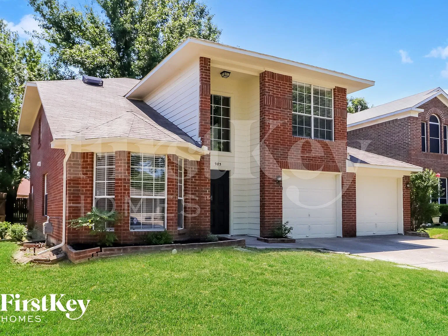 4 bed, 2.0 bath, 1990 sqft, $2,405 — Photo 2