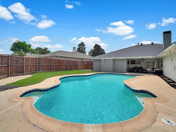 4th image of 527 Goodwin Dr