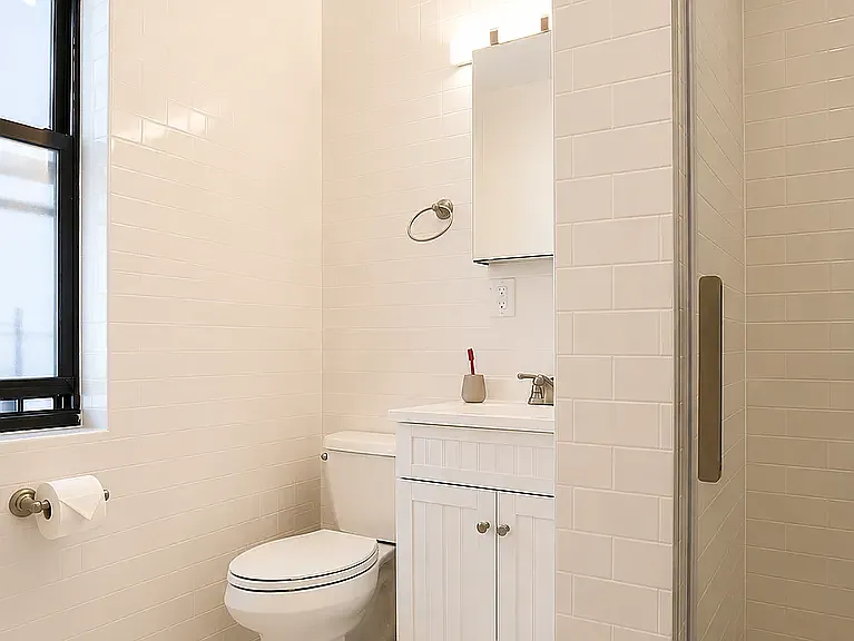 550 Riverside Dr #24 — Photo 5