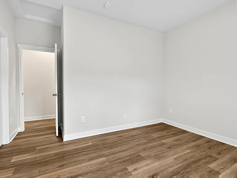 3947 Rookwood Ave #B — Photo 15