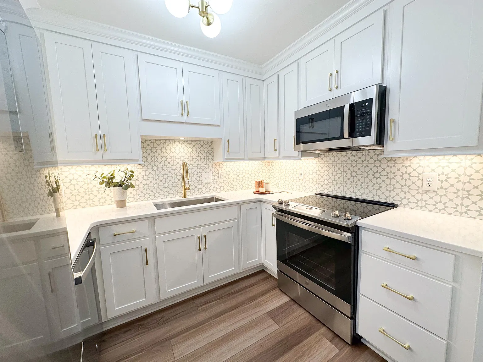 2 bed, 916 sqft, $1,995 — Photo 4