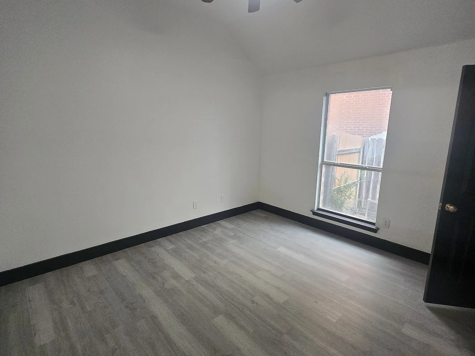 4 bed, 2474 sqft, $3,400 — Photo 4