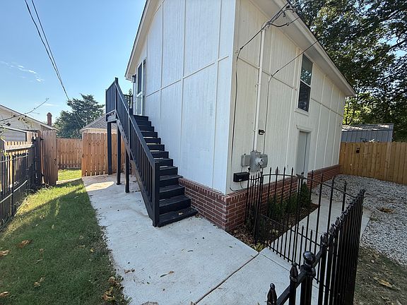 5th image of 422 1/2 S Park St