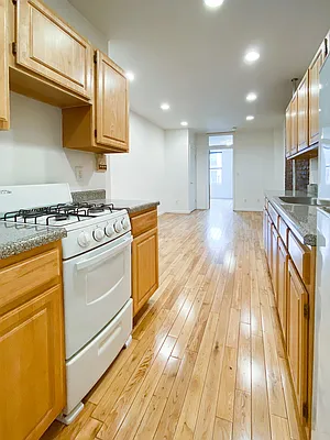 Rented by City Connections Realty | media 11