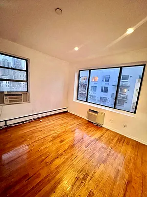 Rented by EXR | media 4