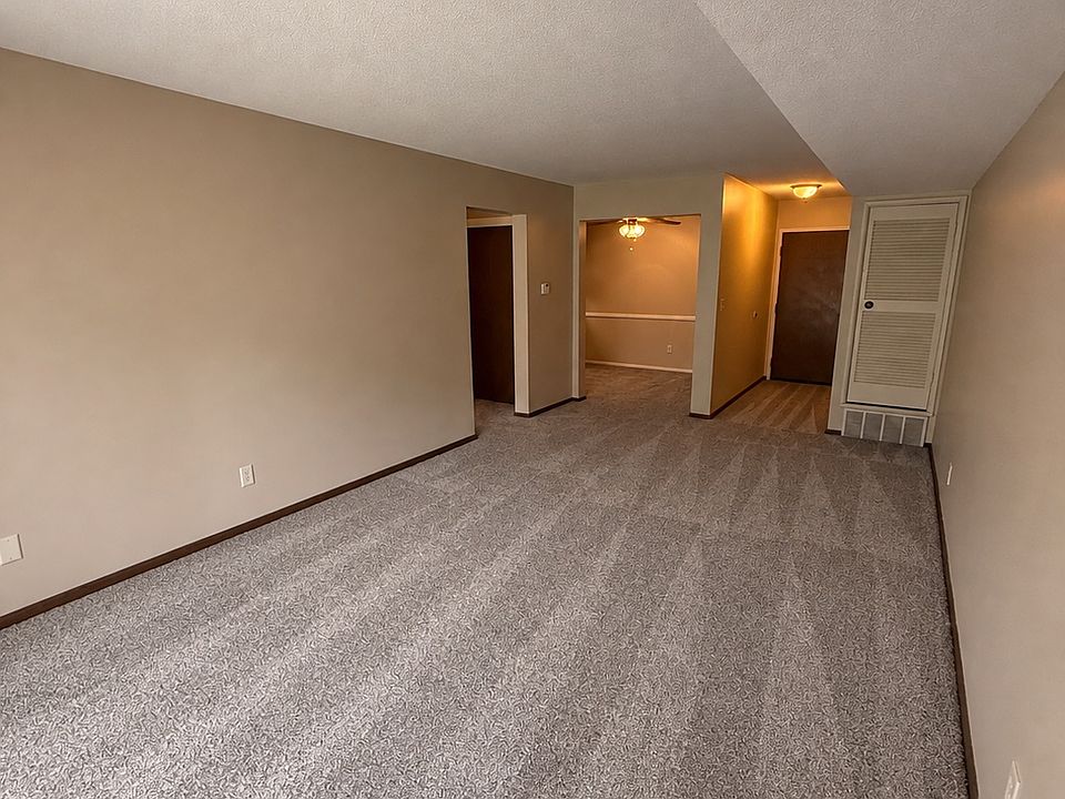 1st image of 2610 S 70th St #30