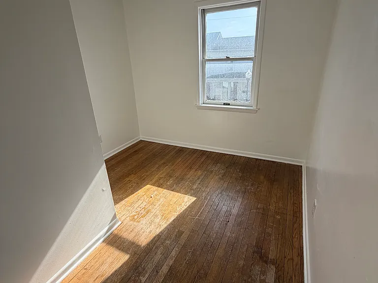 55 Broadway St — Photo 7