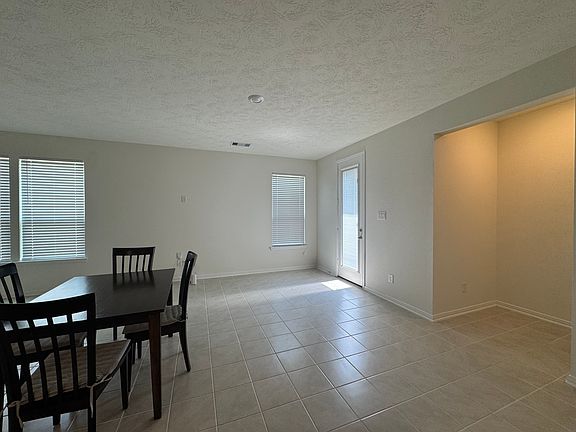 4th image of 9523 Louis Phillip St