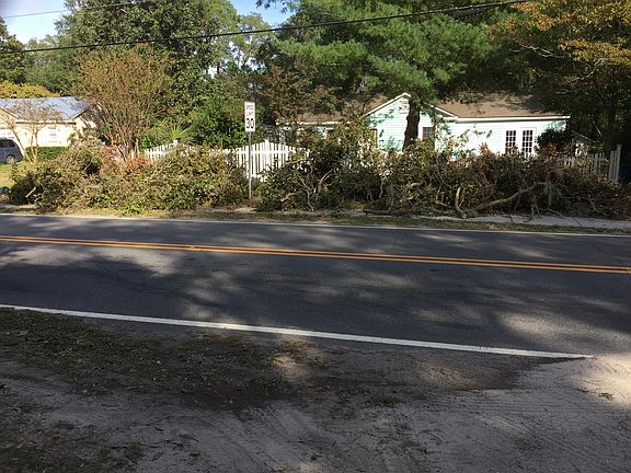 Picket fenced front yard