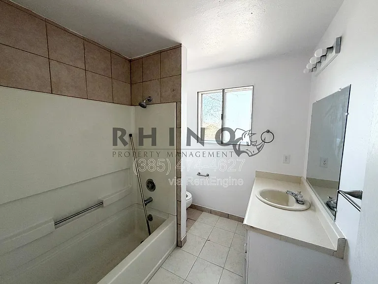 475 N 1465 W — Photo 5