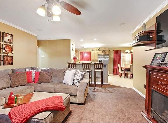 3rd image of 5905 Three Oaks Ct