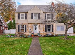 1731 Chestnut Blvd, Cuyahoga Falls, OH 44223