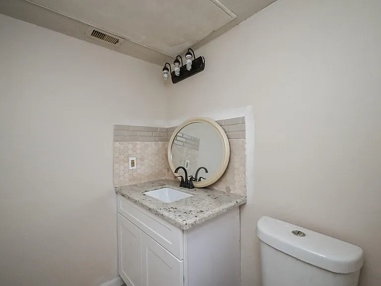 3900 Woodchase Dr #86 — Photo 20