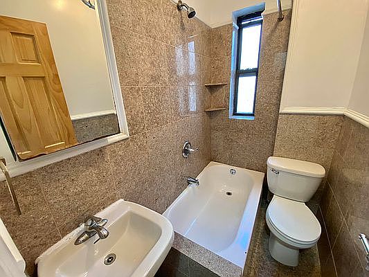 5th image of 132 Thompson St APT 28
