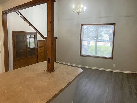 4th image of 4042 Fm 1781