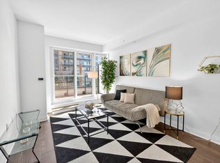 700 Sheppard Ave W #202, Toronto, ON M3H2S6