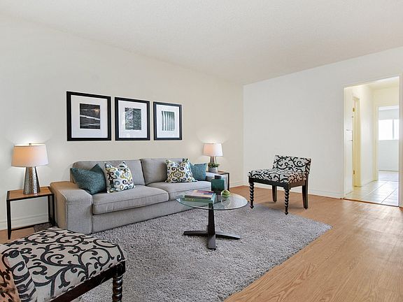 3rd image of 11750 Kittridge St #26